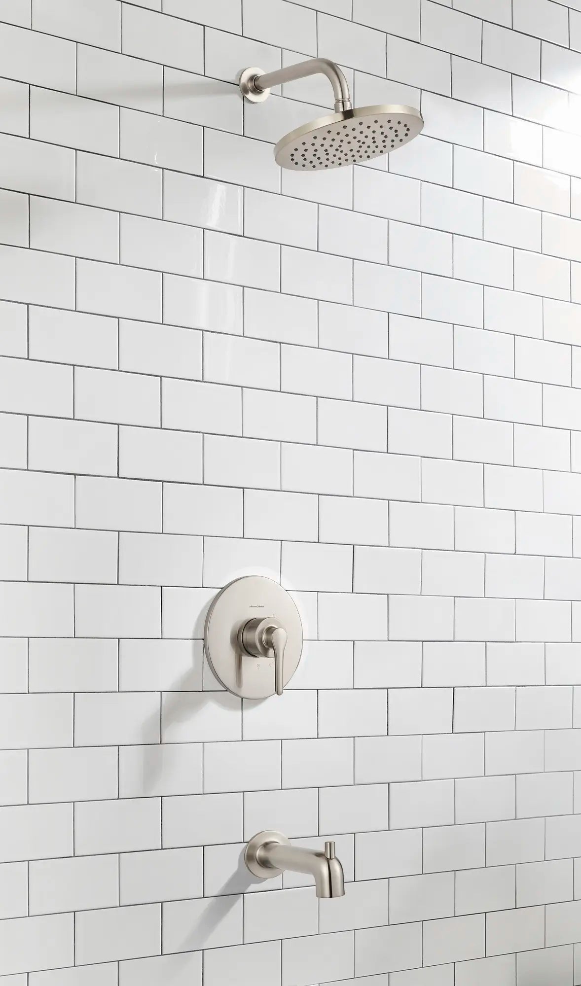 Bec de baignoire Studio® S de 6 po, avec inverseur, à glissement // NICKEL BROSSÉ // 87981_B-TU105508295__8888318295_8888319295_1_CDNwebp.webp