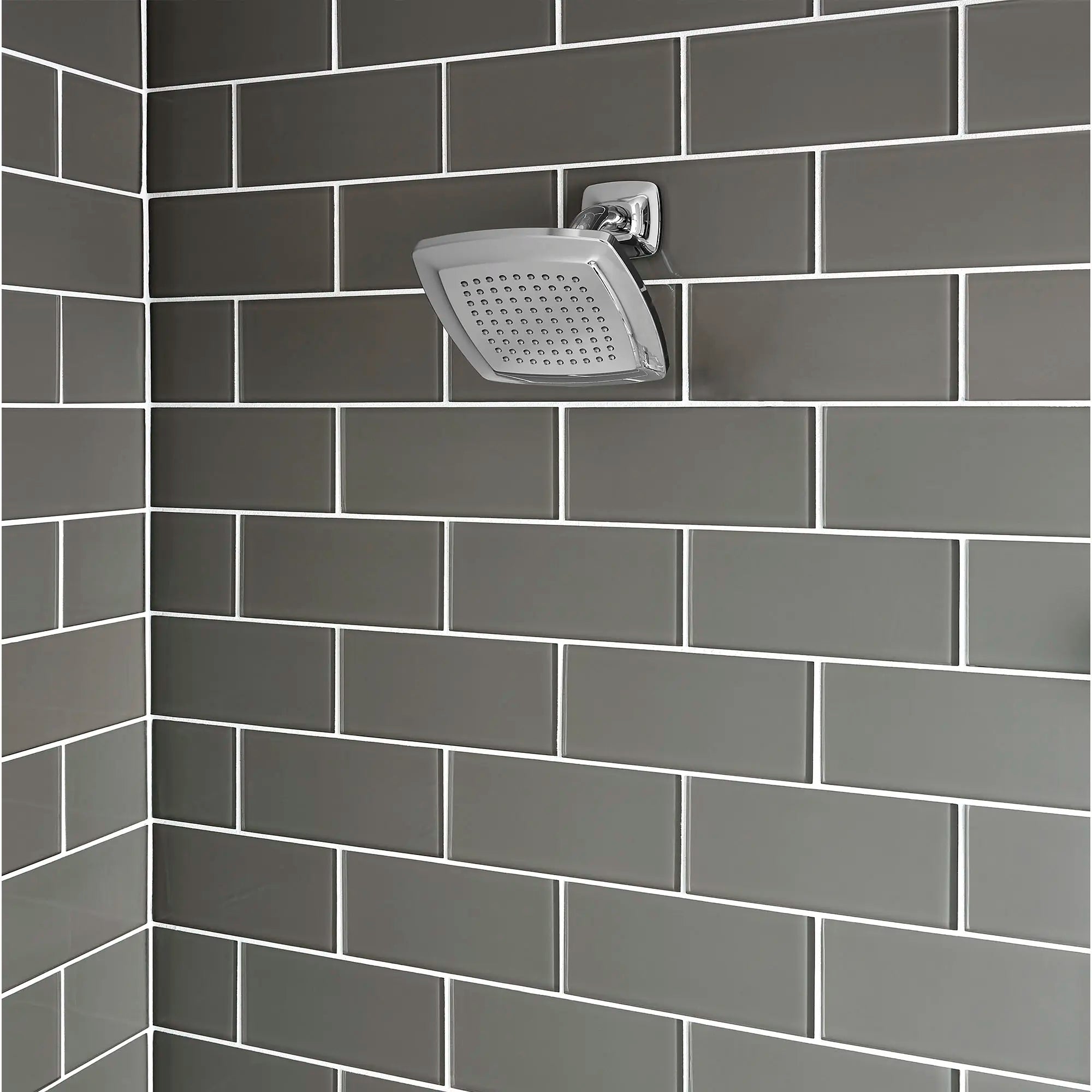 Pomme de douche fixe Townsend® de 6 po, économie d'eau : 1,8 gpm/6,8 L/min // CHROME POLI // 88165_B-TU353501002_1660509002_CDNwebp.webp