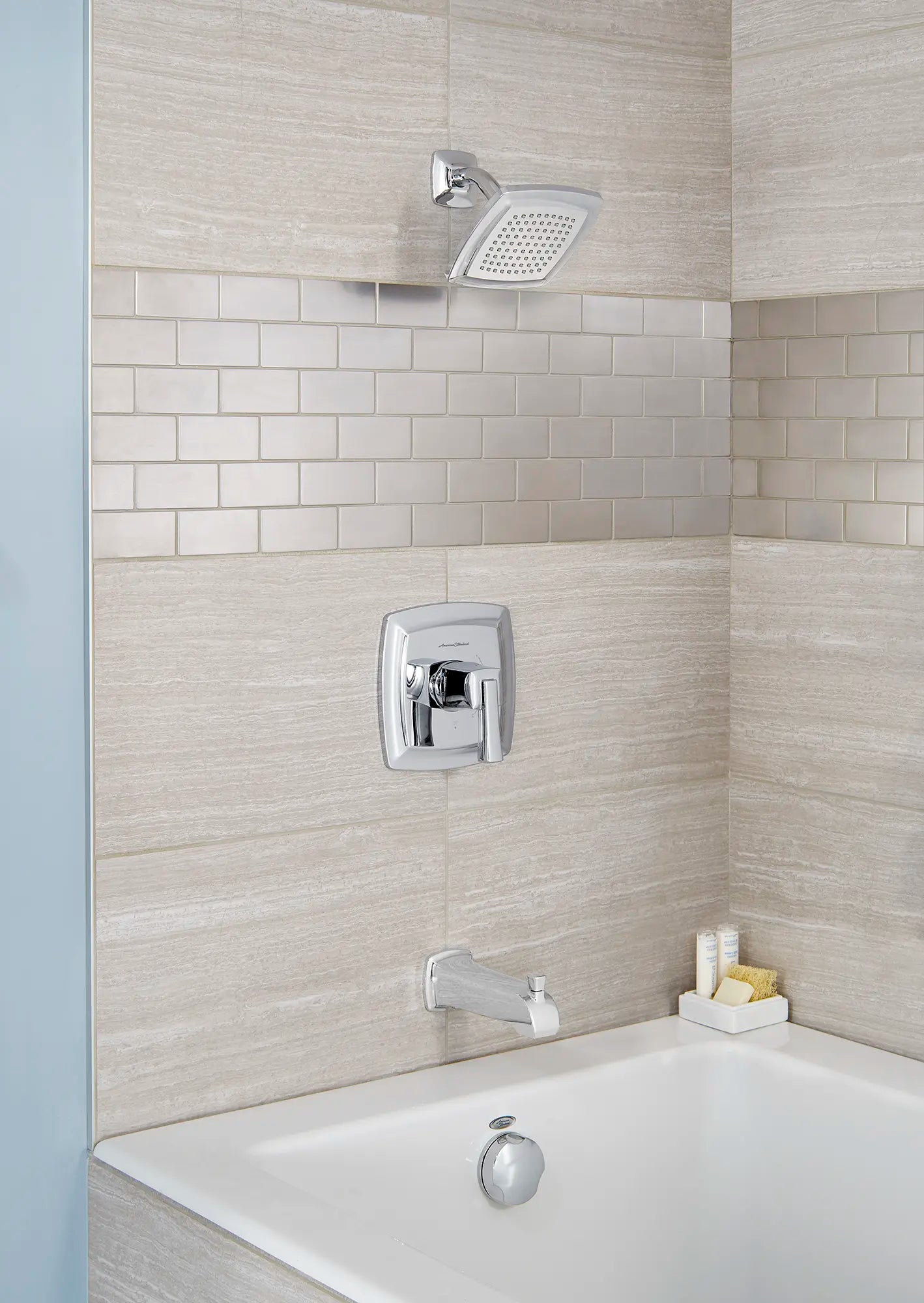 Townsend® - Ensemble de robinetterie pour baignoire/douche 1,75 gpm/6,6 L/min incluant une pomme de douche à économie d'eau, une cartouche à pression équilibrée en double céramique et une poignée à levier // TUB & SHOWER / 1.75 GPM / CHROME POLI // 88196_B-TU353508002_1660509002_CDNwebp.webp