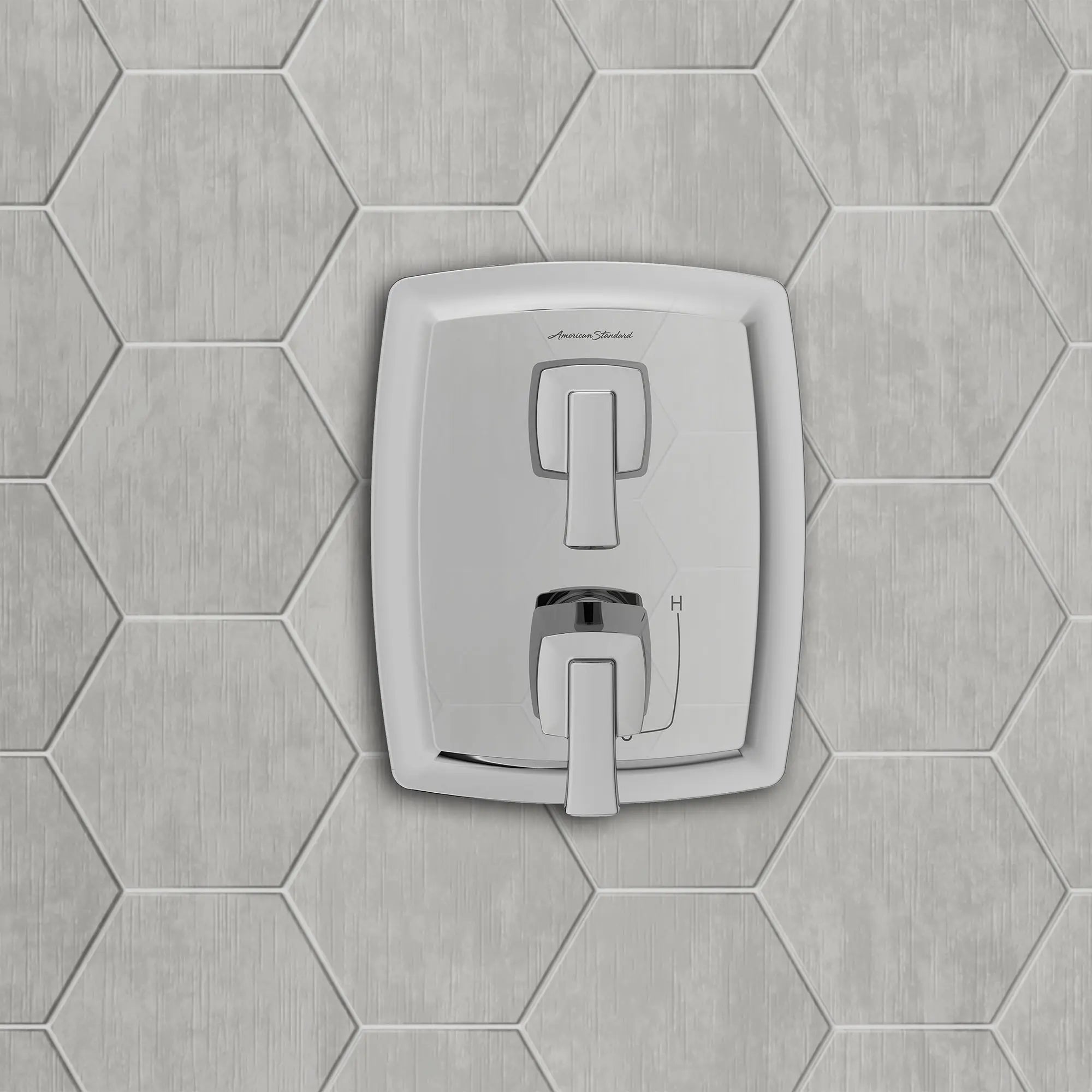 Townsend® - garniture d'inverseur de douche intégré à 2 poignées seulement // CHROME POLI // 88211_B-TU353740.002_CDNwebp.webp