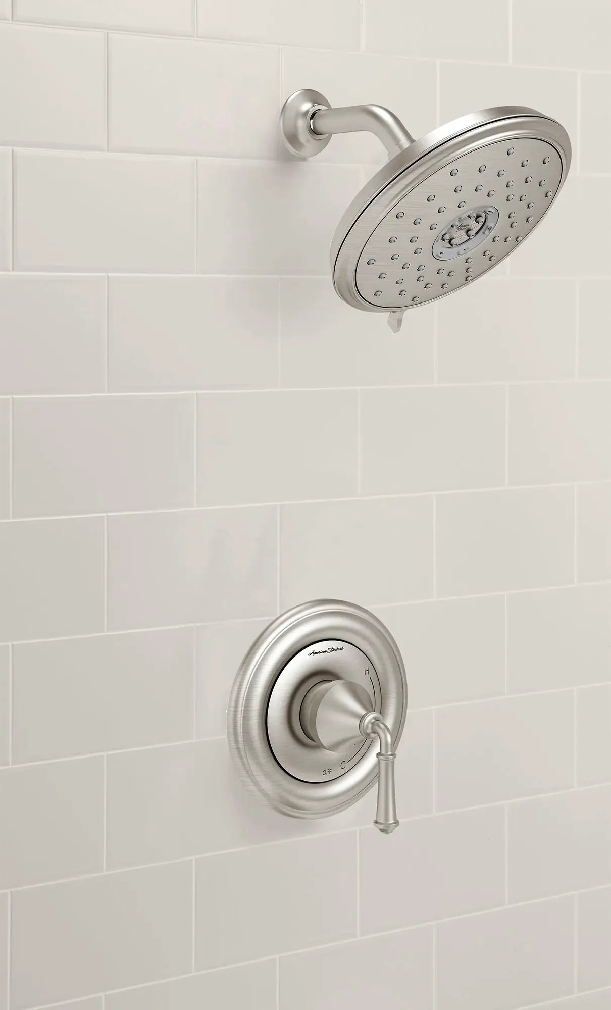 Portsmouth 2.0 GPM Garniture de douche Kit avec pomme de douche FloWise et poignée à levier // NICKEL BROSSÉ // 88332_B-TU420501295_CDNwebp.webp