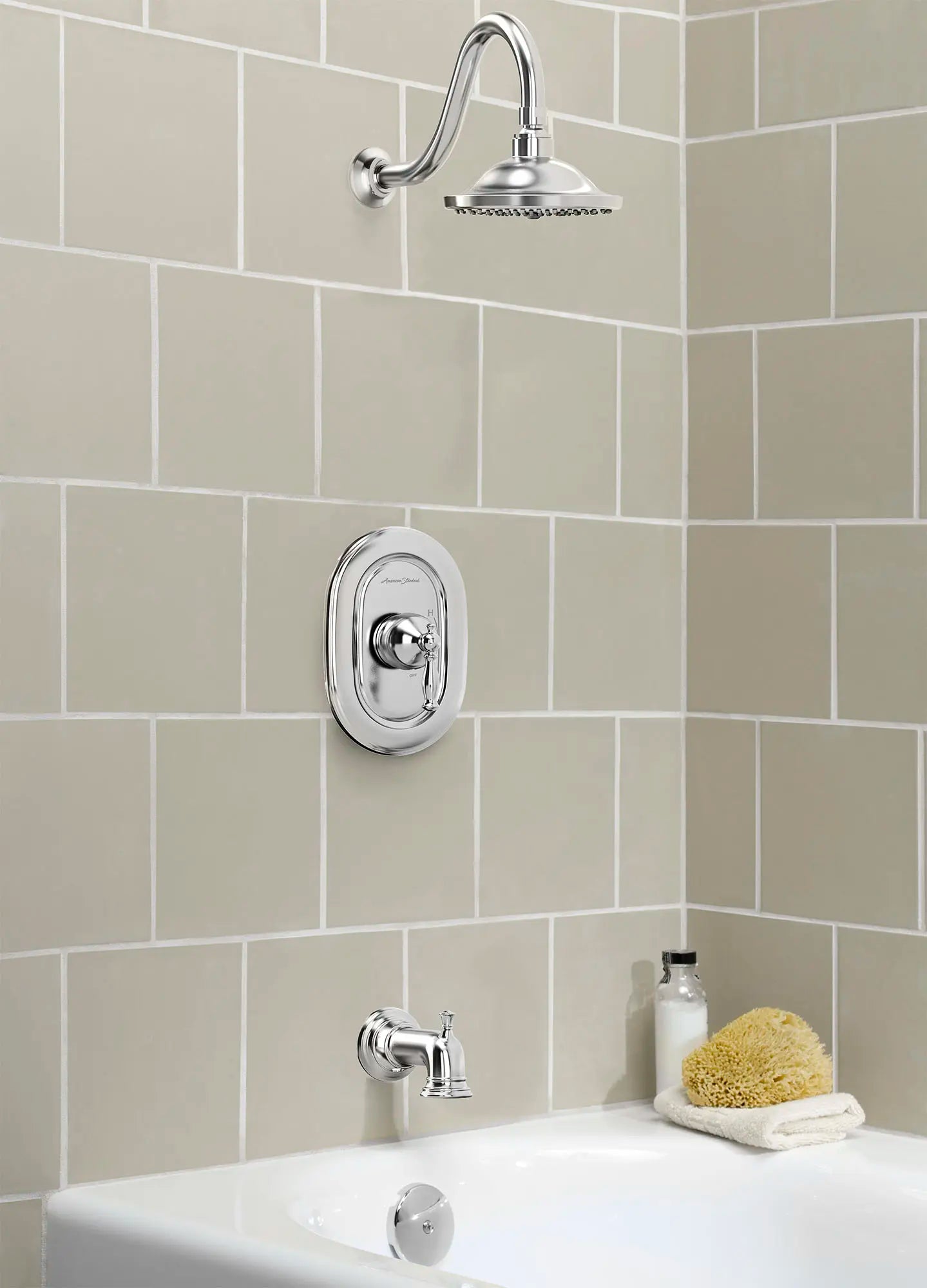 Quentin 2.5 gpm/9.5 L/min baignoire and Garniture de douche avec pomme de douche pluie,   cartouche à double équilibre de pression en céramique avec poignée à levier // CHROME POLI // 88400_B-TU440502.002_CDNwebp.webp