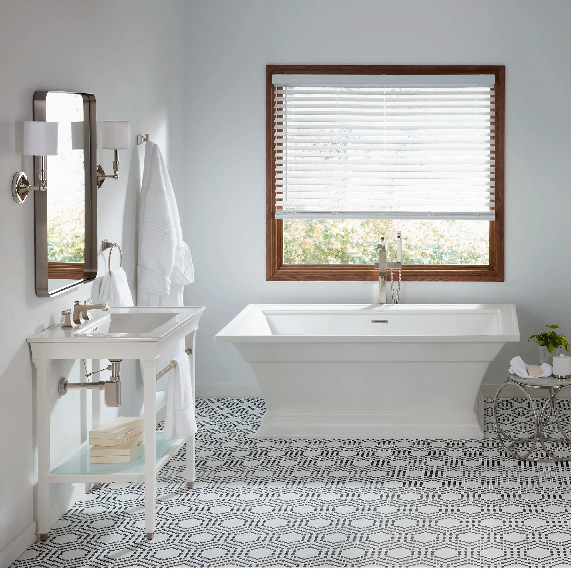 Dessus de meuble-lavabo Town Square S - trous de robinet sur centres de 8 po (203 mm) // BLANC // 88802_C-2546004020_9056030002_0298008020_2917228020_CDNwebp.webp