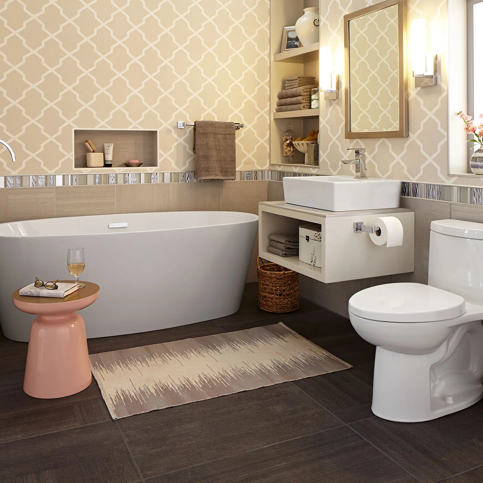 Times Square - Robinet de baignoire autoportant carré contemporain avec douchette for Flash® Rough-in Valve with Lever Handle // POLISHED CHROME // 89282_C7184951002_CDNwebp.webp