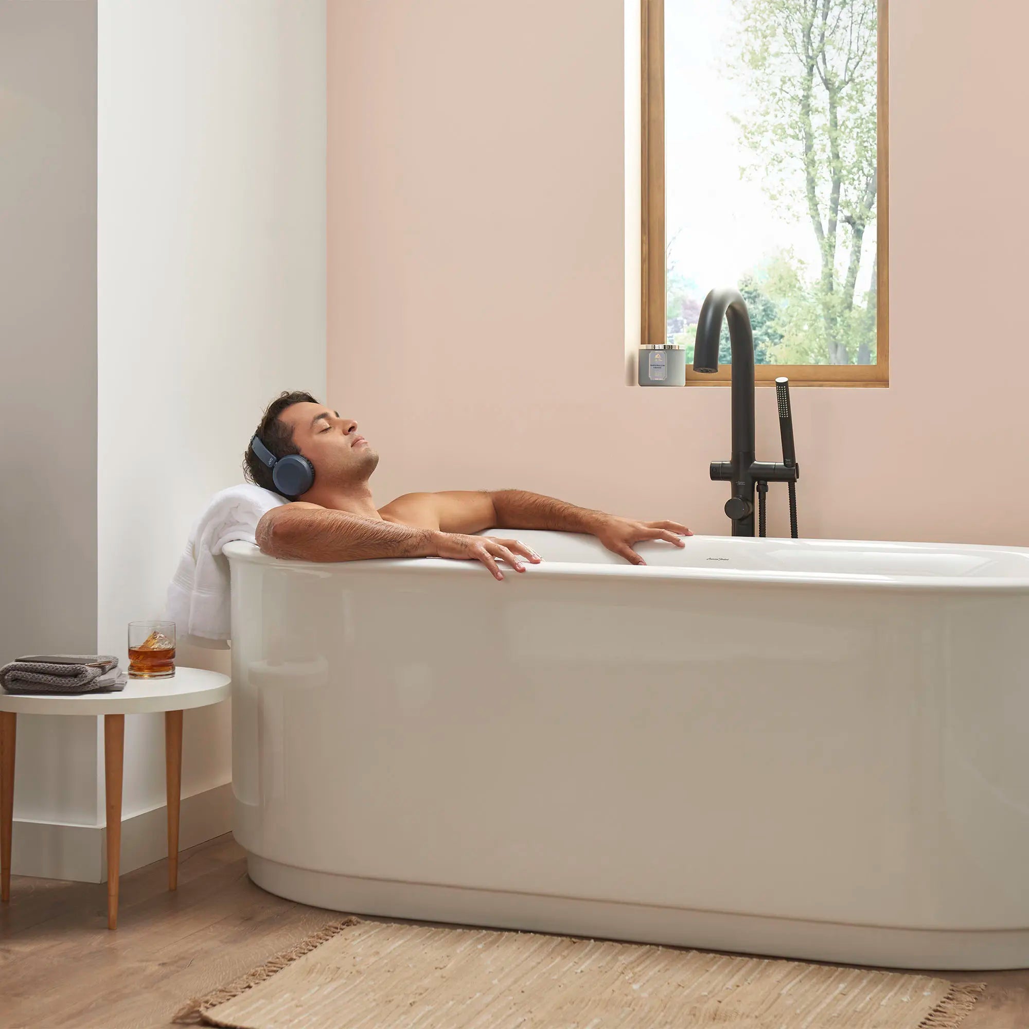 Robinet de baignoire autoportant rond contemporain pour robinetterie brute Flash® avec poignée à levier // NOIR MAT // 99322_L-2549004020_T064951243_3_CDNwebp.webp