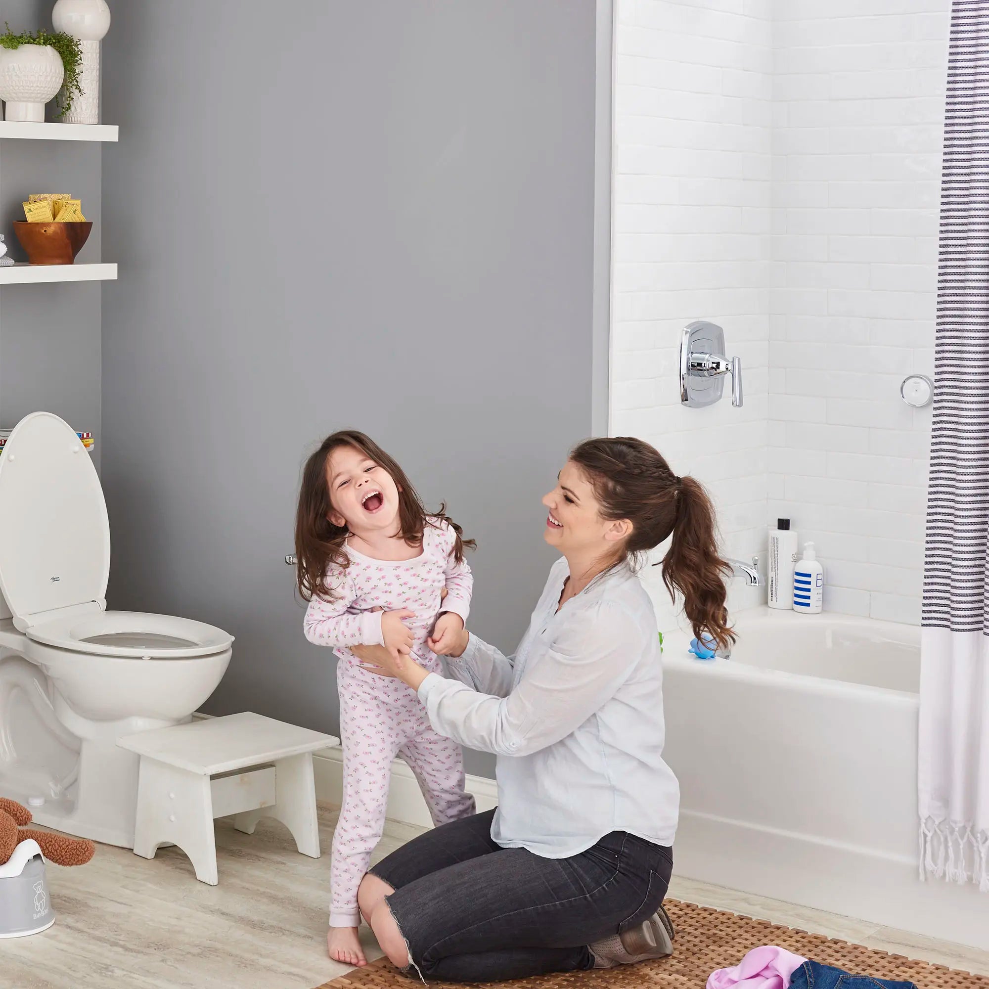 Baignoire Studio® 60 x 32 po avec tablier intégré, plomberie hors-sol et renvoi à gauche // 60 X 32 IN / LEFT / BLANC // 99448_L-2574202020_4_CDNwebp.webp