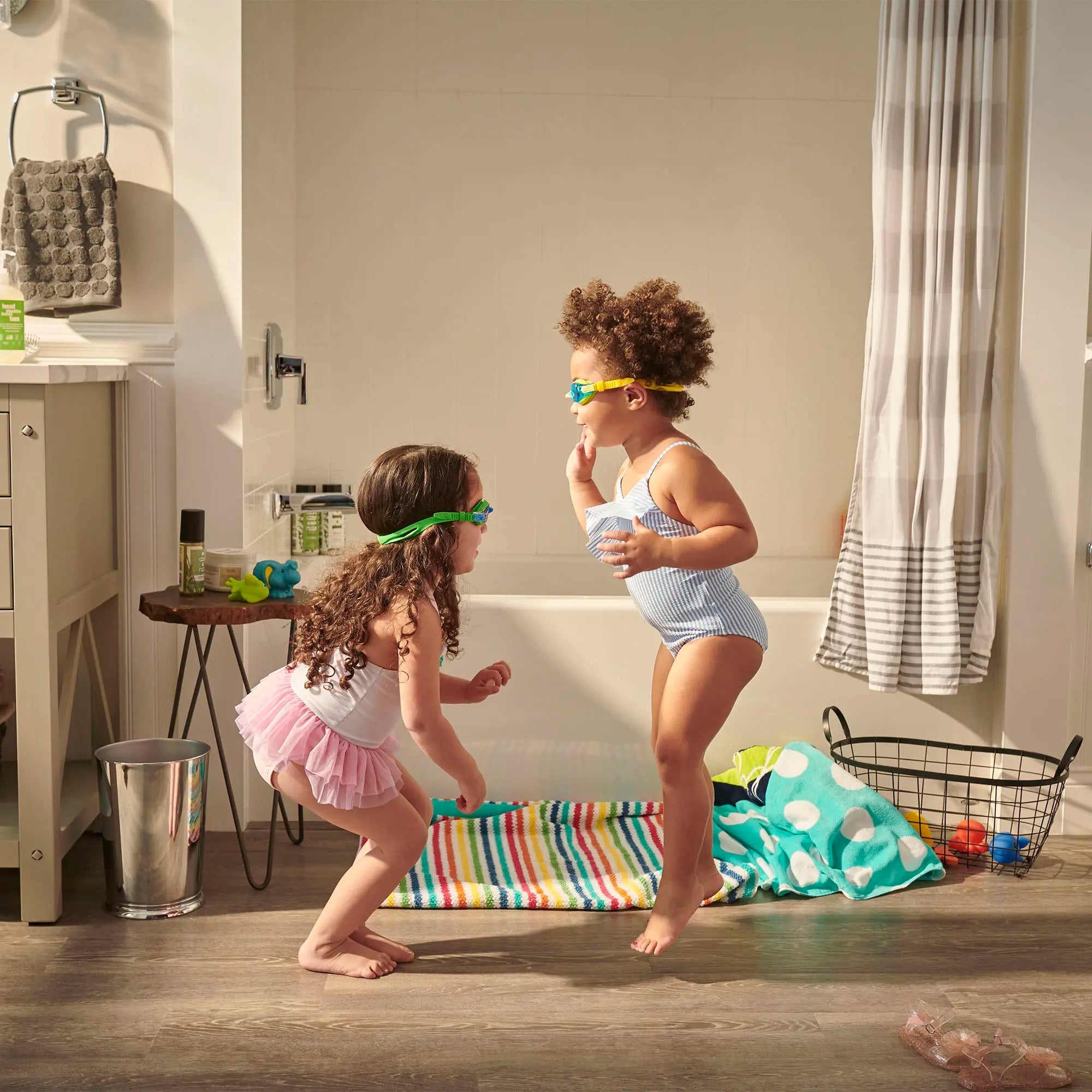 Baignoire Studio® 60 x 32 po avec tablier intégré, plomberie hors-sol et renvoi à gauche // 60 X 32 IN / LEFT / ARCTIC // 99851_L-2973202020_3_CDNwebp.webp